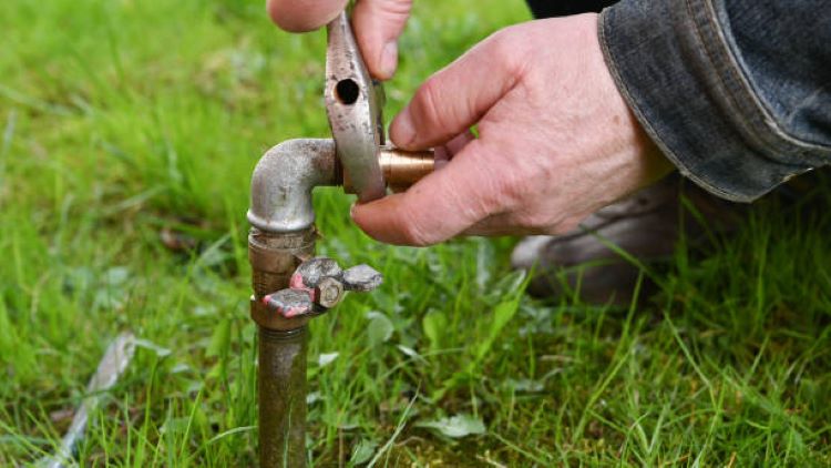 fixing outdoor faucet leaks